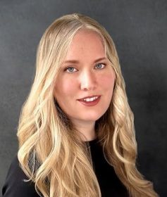 Еліс Кова