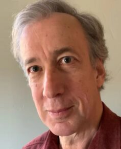 Едвард Долнік