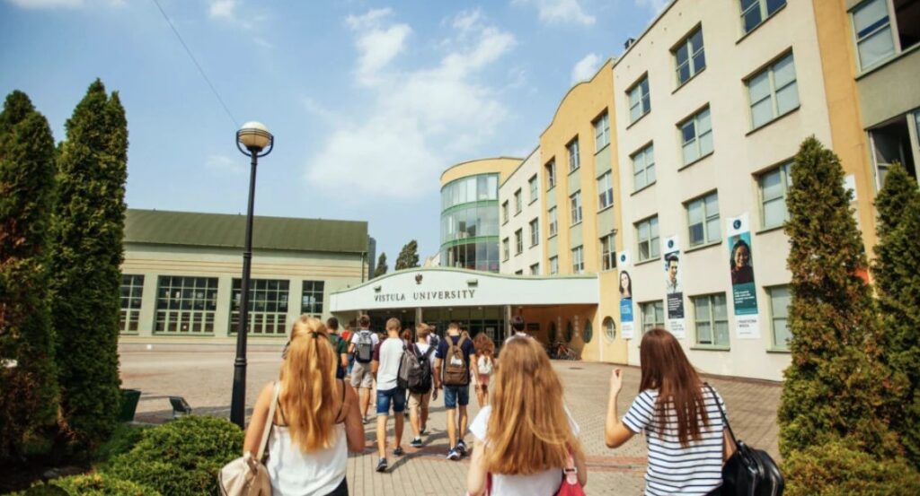 Академія Вістула